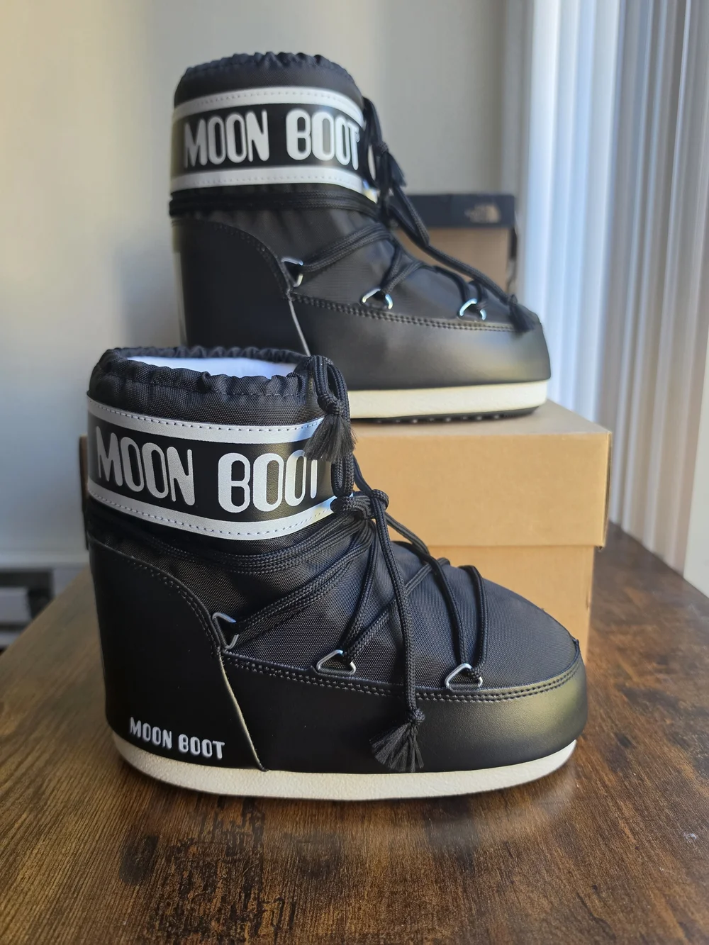 Moon Boot MB Icon Low Nylon Black Snow Boots - Size US 2/3.5 (EU 33/35)